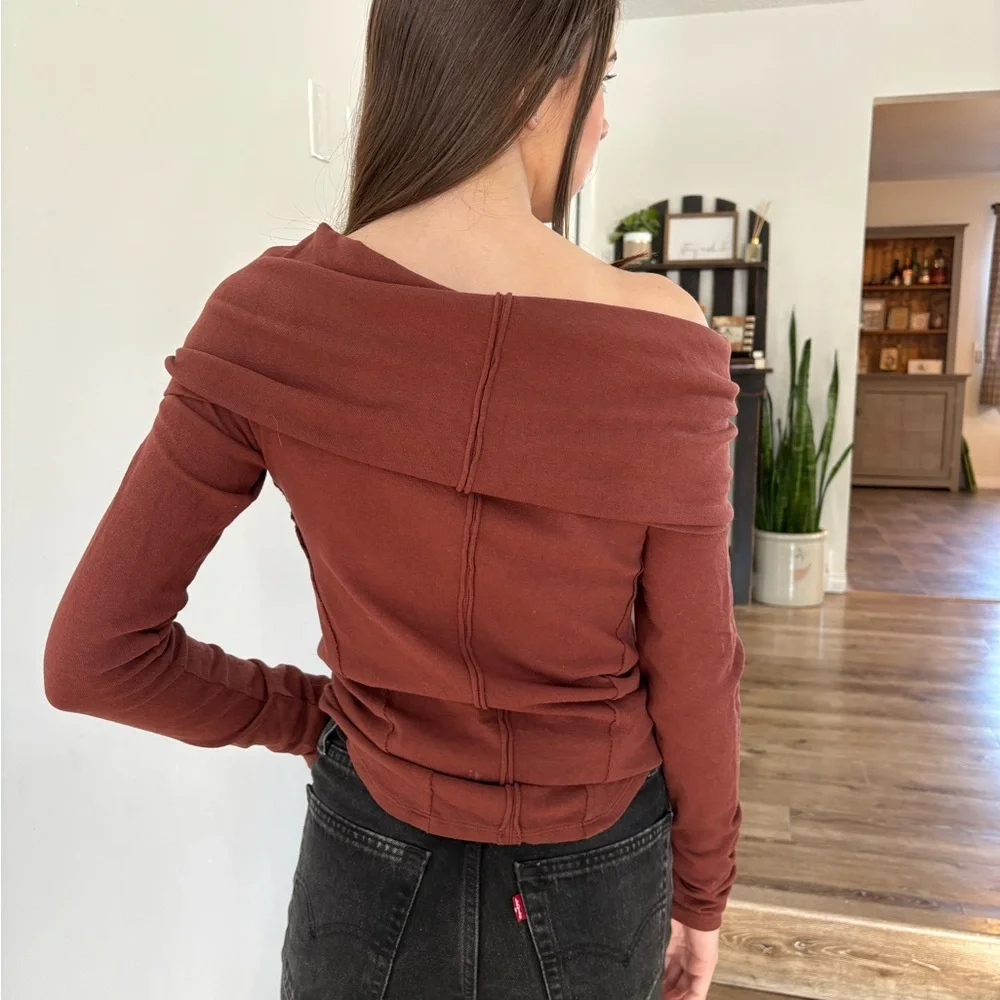 Off-Shoulder Rust Top - Picture 4 of 4